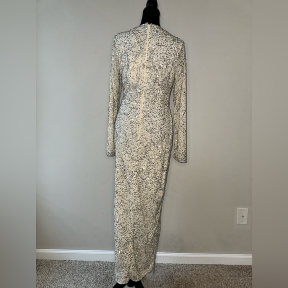 Mac Duggal Embellished long Sleeve V Neck Beaded Hem Gown 5747 - Picture 5 of 11